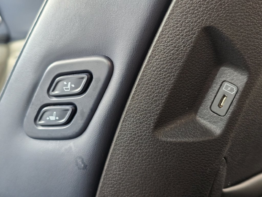 Certified 2025 Kia Carnival EX FWD image 19