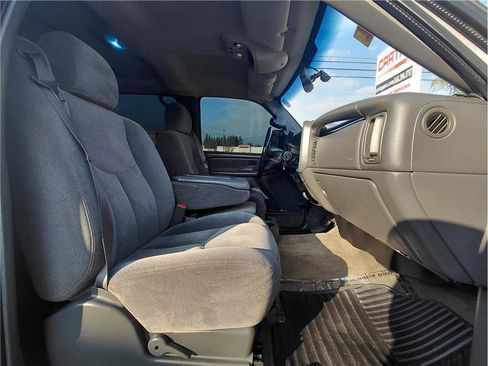 Used 2005 Chevrolet Silverado 2500 LS w/ Heavy-Duty Power Package image 13