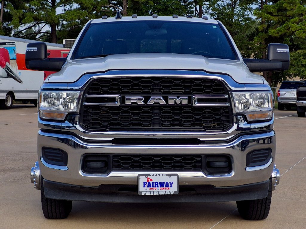 Used 2024 RAM 3500 Tradesman w/ Chrome Appearance Group AWD/4WD image 2