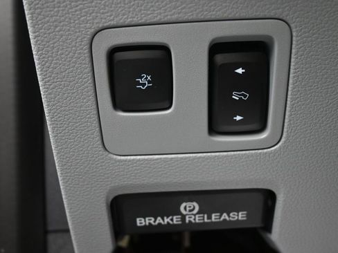 Used 2022 Ford F350 Limited AWD/4WD image 22