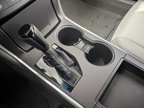 Used 2015 Toyota Camry LE image 24