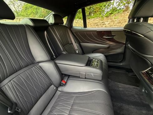 Certified 2020 Lexus LS 500 AWD w/ Interior Upgrade Package image 36