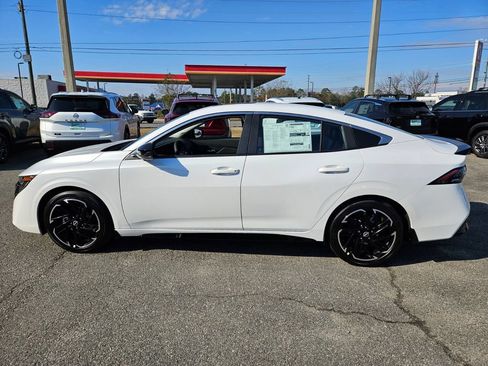 New 2026 Nissan Sentra SR w/ SR Premium Package FWD image 2