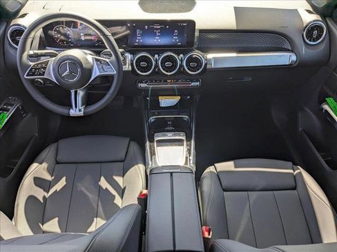 New 2025 Mercedes-Benz GLB 250 image 13