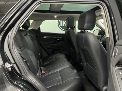Used 2020 Land Rover Range Rover Evoque SE image 32