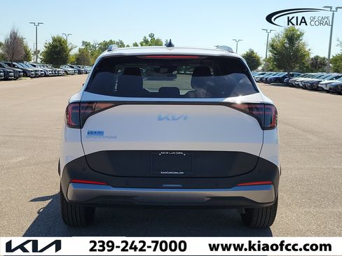 Certified 2026 Kia Sportage EX w/ EX Panorama Roof Package FWD image 5