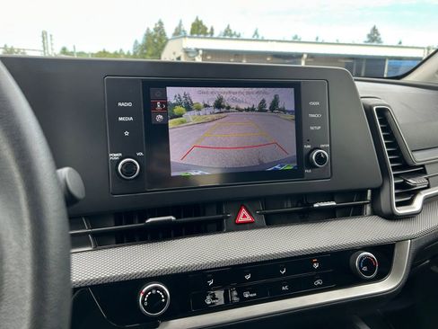 Used 2023 Kia Sportage LX image 20