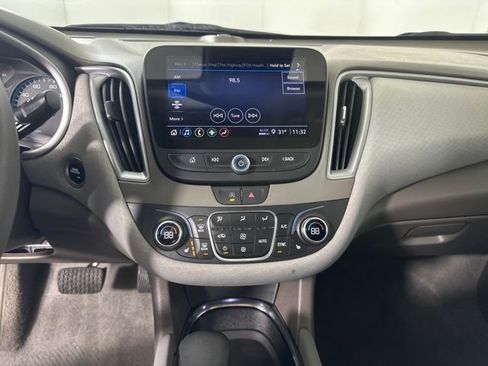 Used 2025 Chevrolet Malibu LT image 21