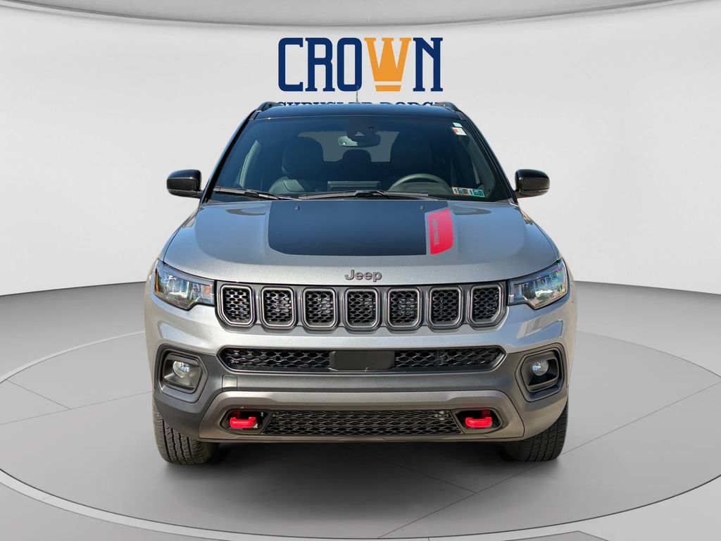 Used 2024 Jeep Compass Trailhawk AWD/4WD image 8