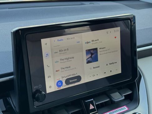 Used 2023 Toyota Corolla Cross L image 4