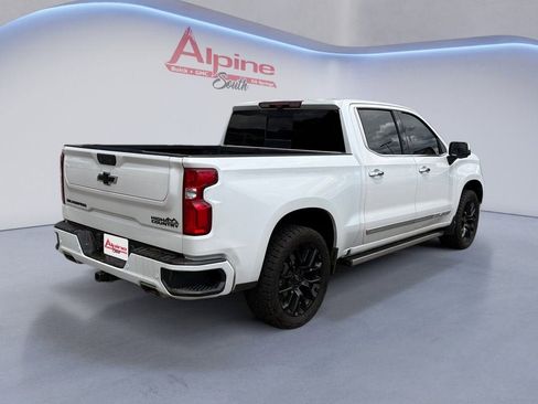 Used 2023 Chevrolet Silverado 1500 High Country w/ Technology Package AWD/4WD image 5