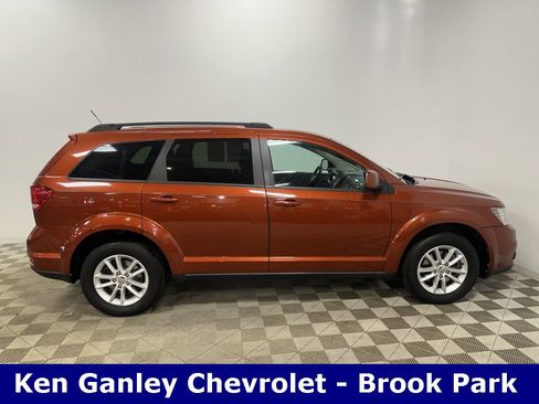 Used 2014 Dodge Journey SXT w/ Flexible Seating Group image 4