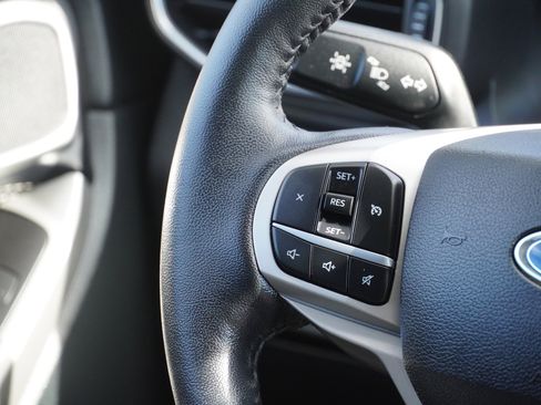 Used 2021 Ford Explorer XLT w/ Equipment Group 202A image 32