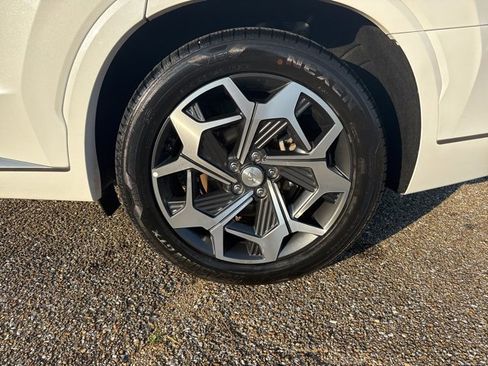 Used 2022 Hyundai Palisade Calligraphy image 9