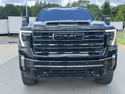 Used 2024 GMC Sierra 2500 AT4 w/ AT4 Premium Plus Package AWD/4WD image 4