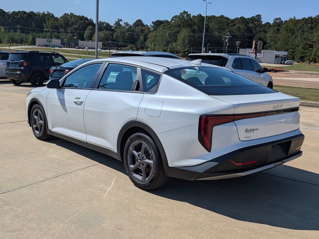 Used 2025 Kia K4 FWD image 3