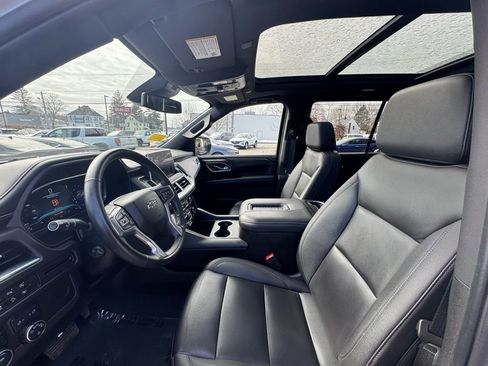 Used 2023 Chevrolet Tahoe Z71 w/ Luxury Package AWD/4WD image 21