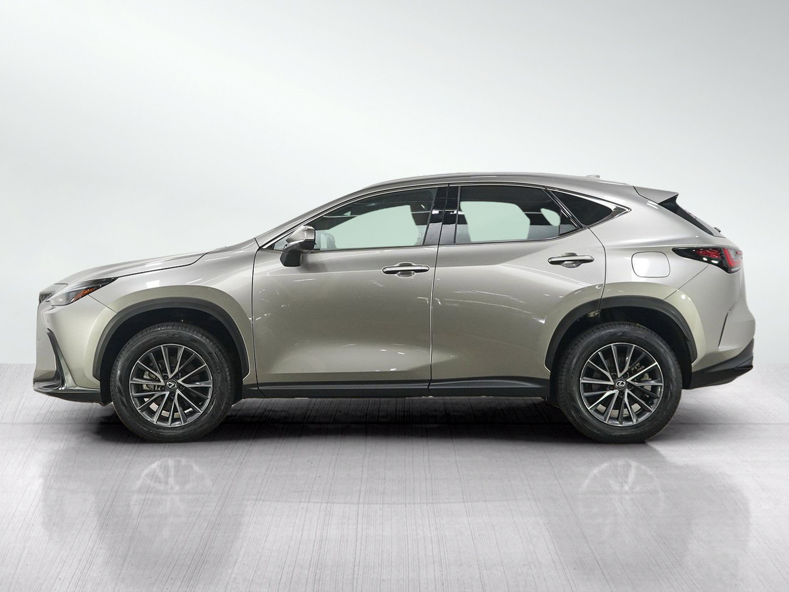 Used 2024 Lexus NX 350h AWD image 3