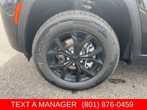 New 2026 Jeep Grand Cherokee Altitude AWD/4WD image 9