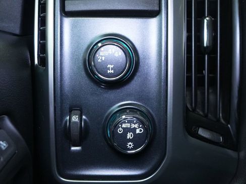 Used 2018 Chevrolet Silverado 1500 LTZ Z71 image 41