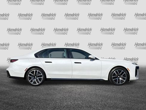 Used 2024 BMW 740i w/ Premium Package 2 RWD image 3