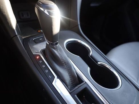 Used 2018 Chevrolet Equinox Premier image 20