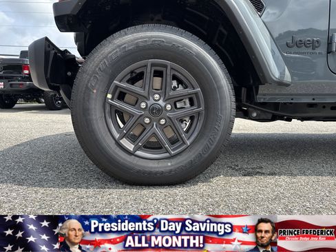 New 2025 Jeep Gladiator Sport image 9