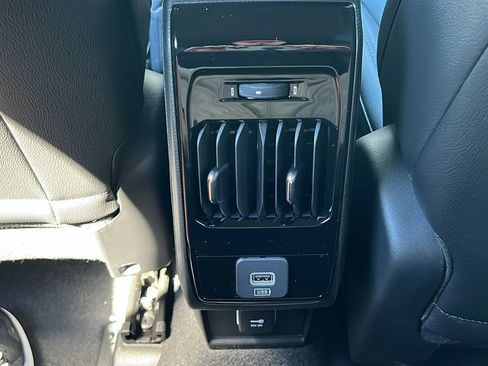 New 2026 Jeep Compass Limited image 19