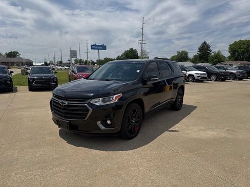 Used 2020 Chevrolet Traverse Premier w/ Redline Edition AWD/4WD image 3