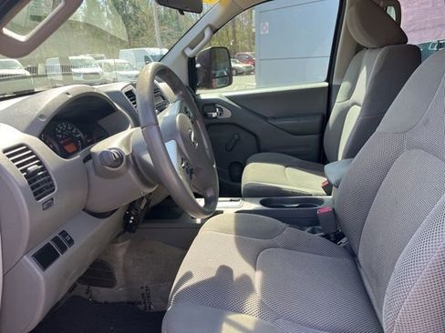 Used 2015 Nissan Frontier S image 19