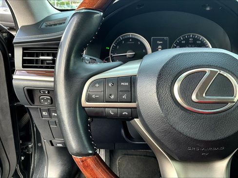 Used 2017 Lexus ES 350 w/ Ultra Luxury Package FWD image 11