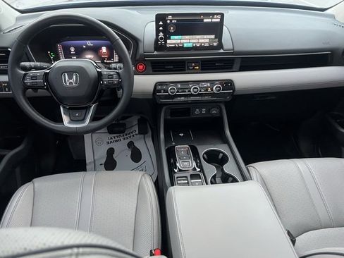 Used 2023 Honda Pilot Elite image 12