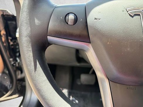 Used 2021 Tesla Model 3 Standard Range Plus RWD image 14