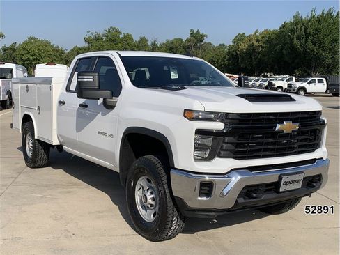 Used 2024 Chevrolet Silverado 2500 W/T w/ WT Convenience Package AWD/4WD image 3