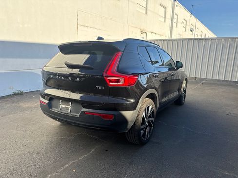Used 2021 Volvo XC40 T5 R-Design w/ Advanced Package AWD/4WD image 5