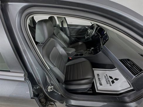 Used 2024 Volkswagen Jetta SE image 27