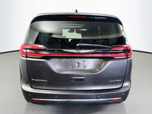 Used 2023 Chrysler Pacifica Limited FWD image 6