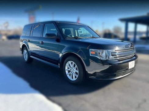 Used 2018 Ford Flex SE image 9