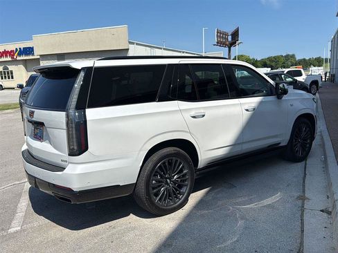 Used 2025 Cadillac Escalade Sport Platinum AWD/4WD image 18