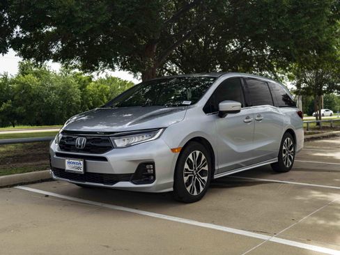 Used 2026 Honda Odyssey Elite image 7