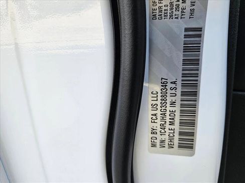 New 2025 Jeep Grand Cherokee Altitude image 16