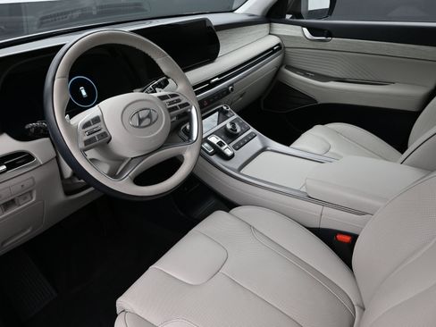 Used 2024 Hyundai Palisade Calligraphy image 10