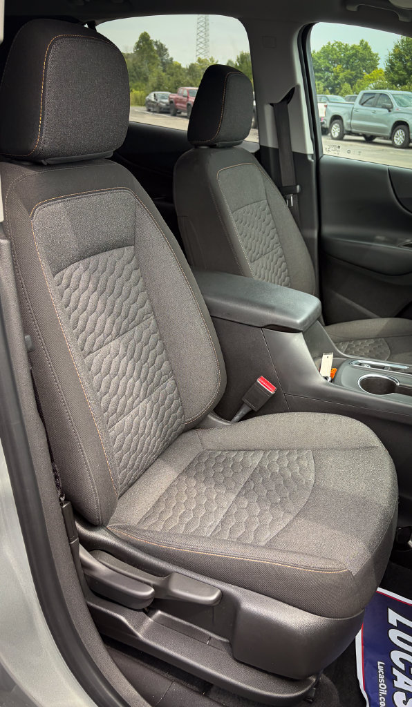 Used 2021 Chevrolet Equinox LT FWD image 25