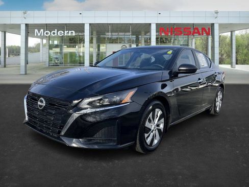 Certified 2025 Nissan Altima 2.5 S image 1