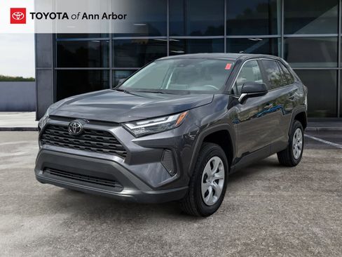 Used 2024 Toyota RAV4 LE FWD image 7