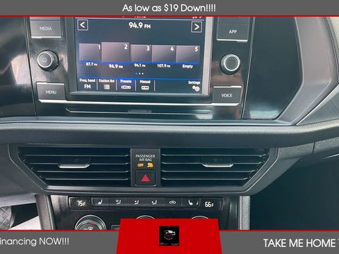 Used 2024 Volkswagen Jetta SE image 14