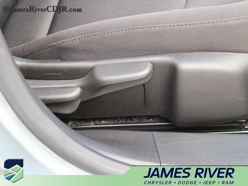 Used 2023 Chevrolet Malibu LT image 10