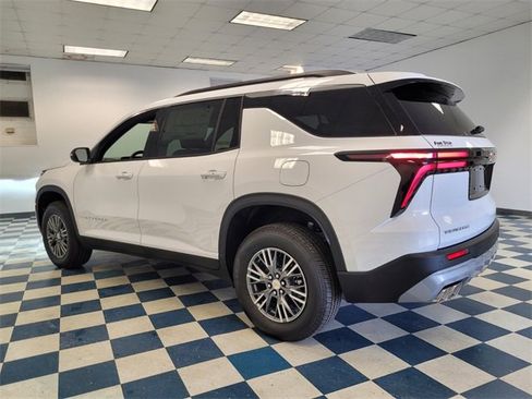 New 2026 Chevrolet Traverse LT image 5