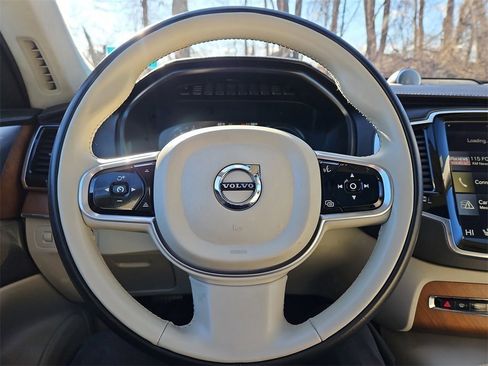 Used 2017 Volvo XC90 T8 Inscription w/ Luxury Package image 33