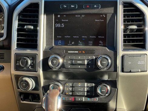 Used 2019 Ford F150 Lariat image 13